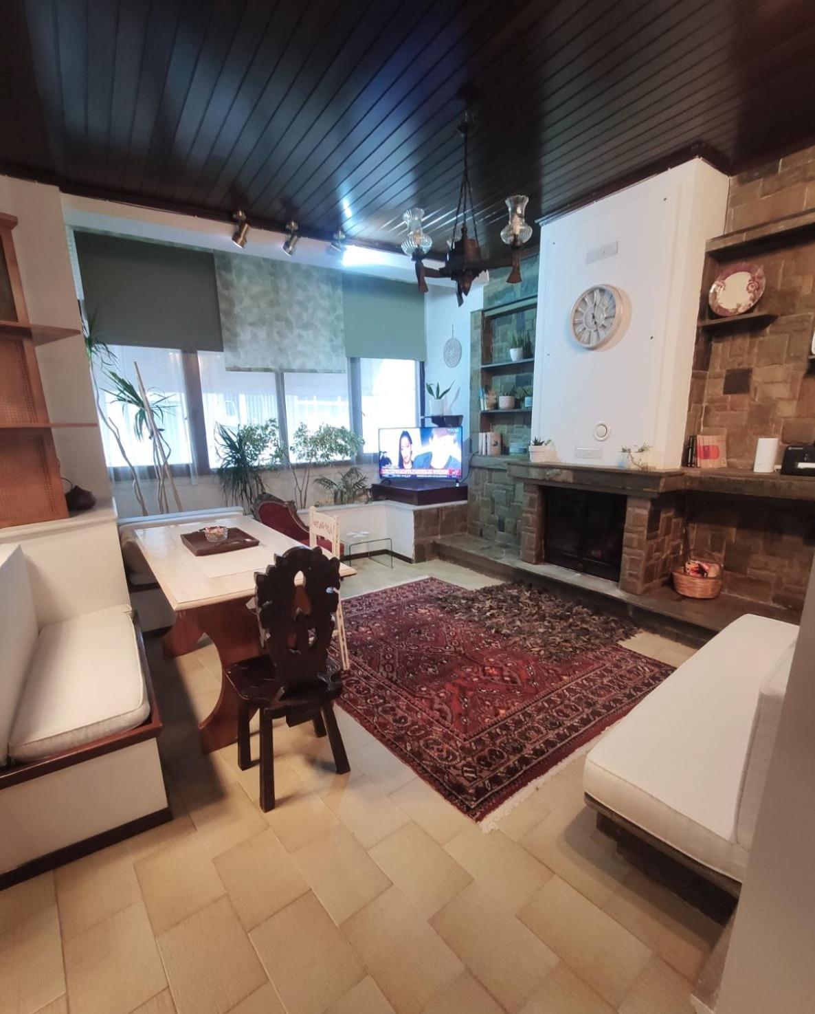 Johnny'S Loft Agrinio Exterior foto